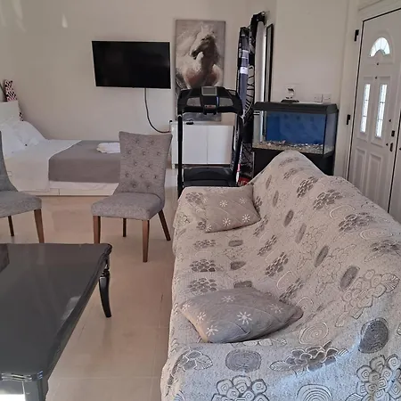 Lägenhet Andria's Luxury Flat Near Casino *