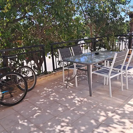 Andria's Luxury Flat Near Casino Лимасол