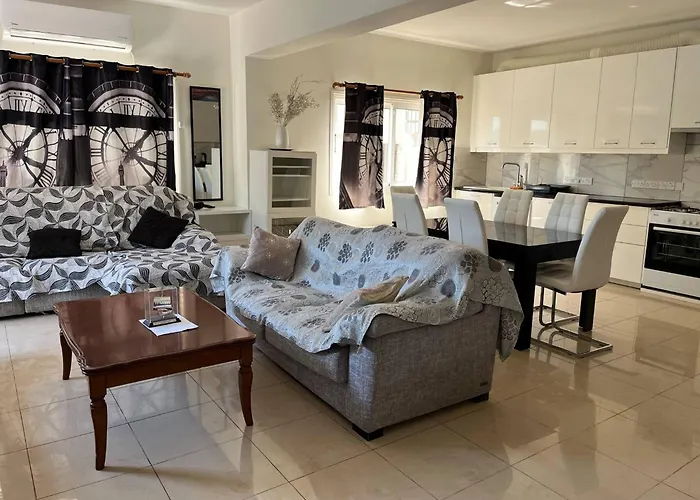 Andria's Luxury Flat Near Casino Lägenhet *